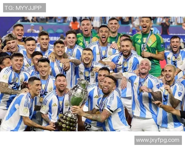 五大足球巨星盘点：梅西、C罗等五位传奇球员的风采与成就