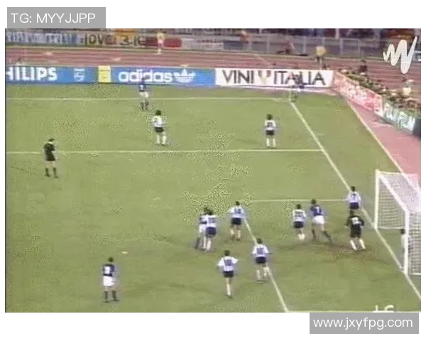 全球足球明星集结：九宫格呈现顶级球员风采与经典瞬间